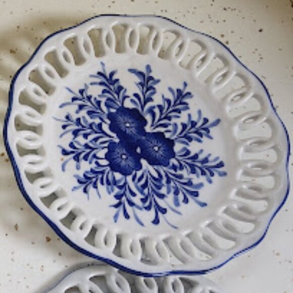 Vintage N.D. Hand Painted Ceramic Dinner Plates- Set of 2 - Picture 3 of 4